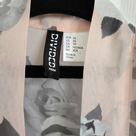 H&M pink and grey floral Kimono in size xs - Picture 4 of 4